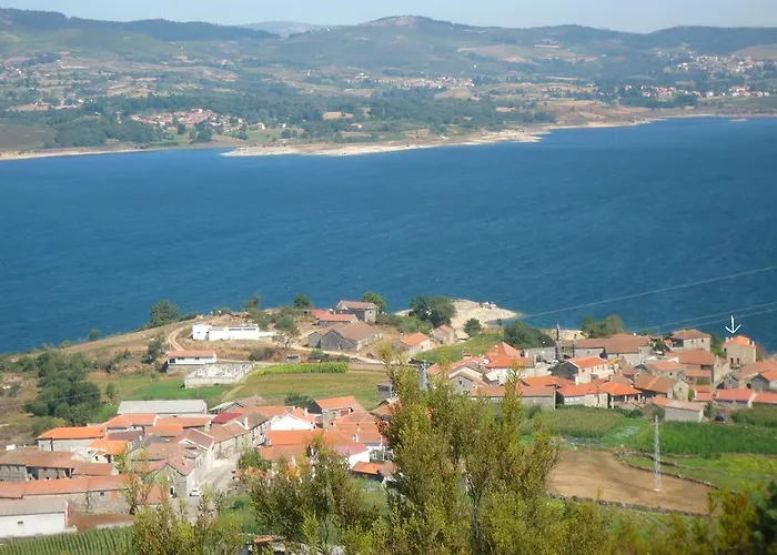 Casas Avela Brava * Negroes